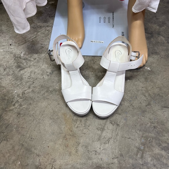 Candies white platform, ankle buckle strap chunky block heels G.U.C. - Picture 1 of 8